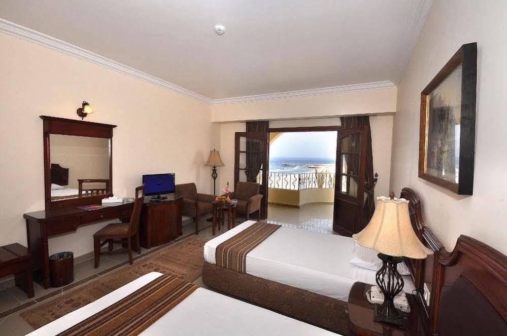 Life Resort Coral Hills El Qoseir Екстериор снимка
